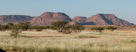 Damaraland landscape near Mowani - Click to open panorama !